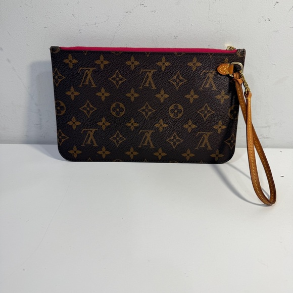 Louis Vuitton Handbags - Louis Vuitton Neverfull Monogram Pochette Wristlet Pouch Clutch Red Pink Lining